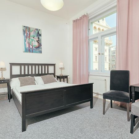 Hostel Mikolase Alse Prague Exterior photo