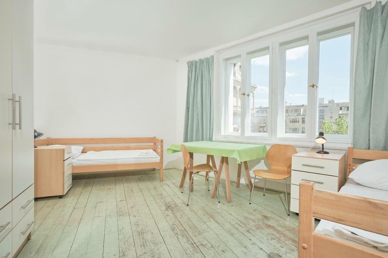 Hostel Mikolase Alse Prague Exterior photo